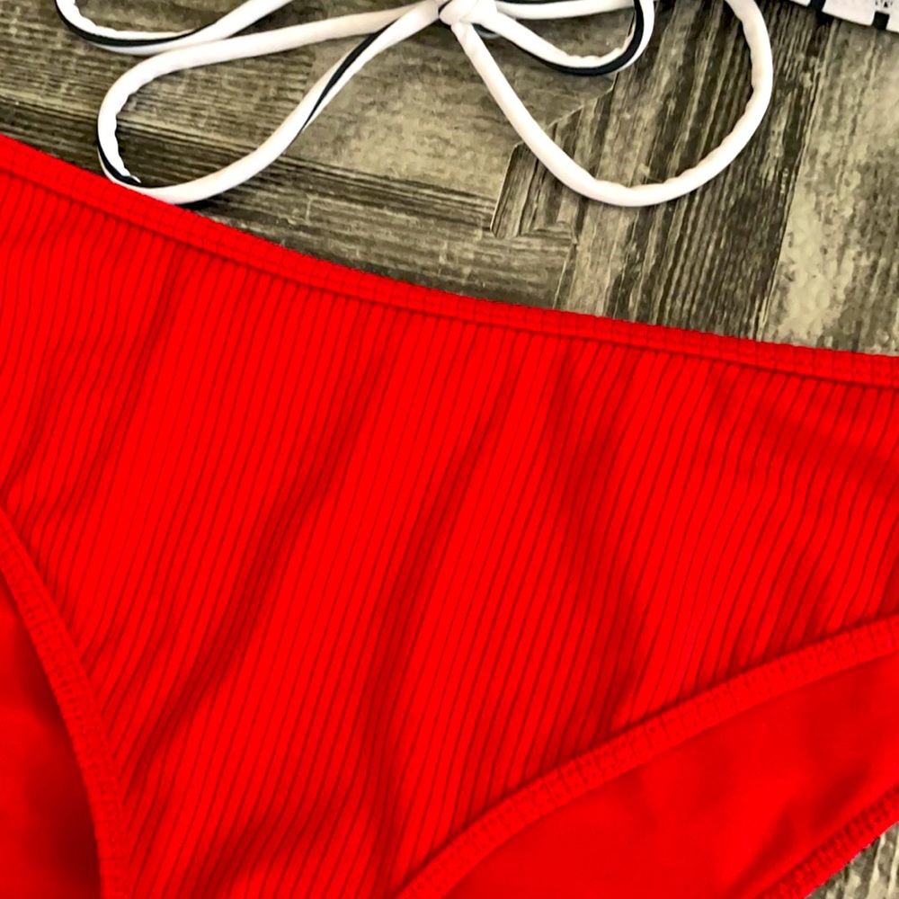 La hearts New Without tags Women’s 2 piece swim suit Large - Picture 2 of 10